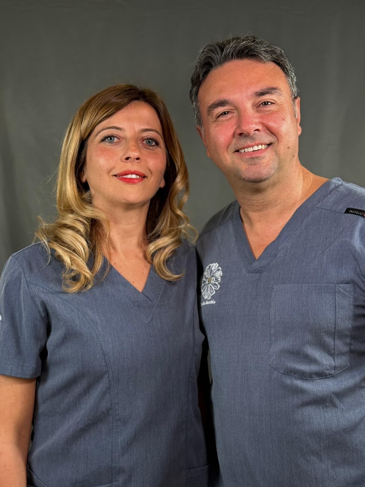 Il Dott. Antonio Recchia e la Dott.ssa Daniela Lauriola nello studio